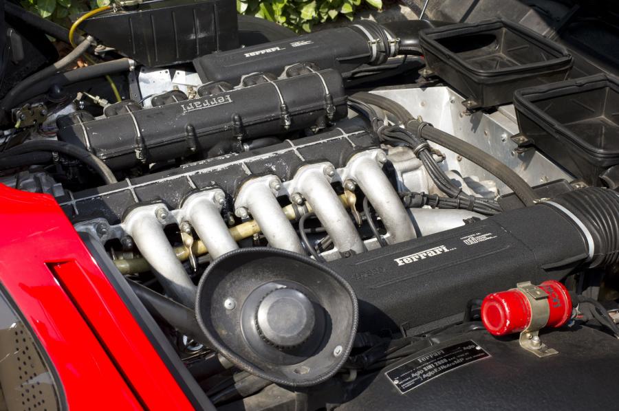  Ferrari 512 BBi 1982 года  (фото 8 из 14)